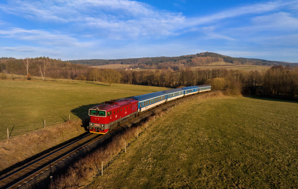 754 066 mit Sp 1705 am 16.02.2023 bei Desenice.