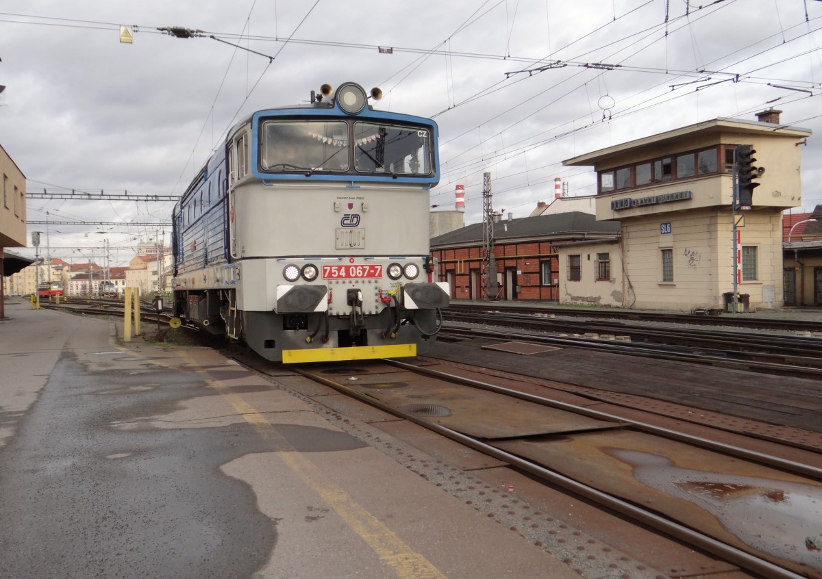 754 067-7 zu sehen am 12.01.15 in Brno hlavní nádraží.