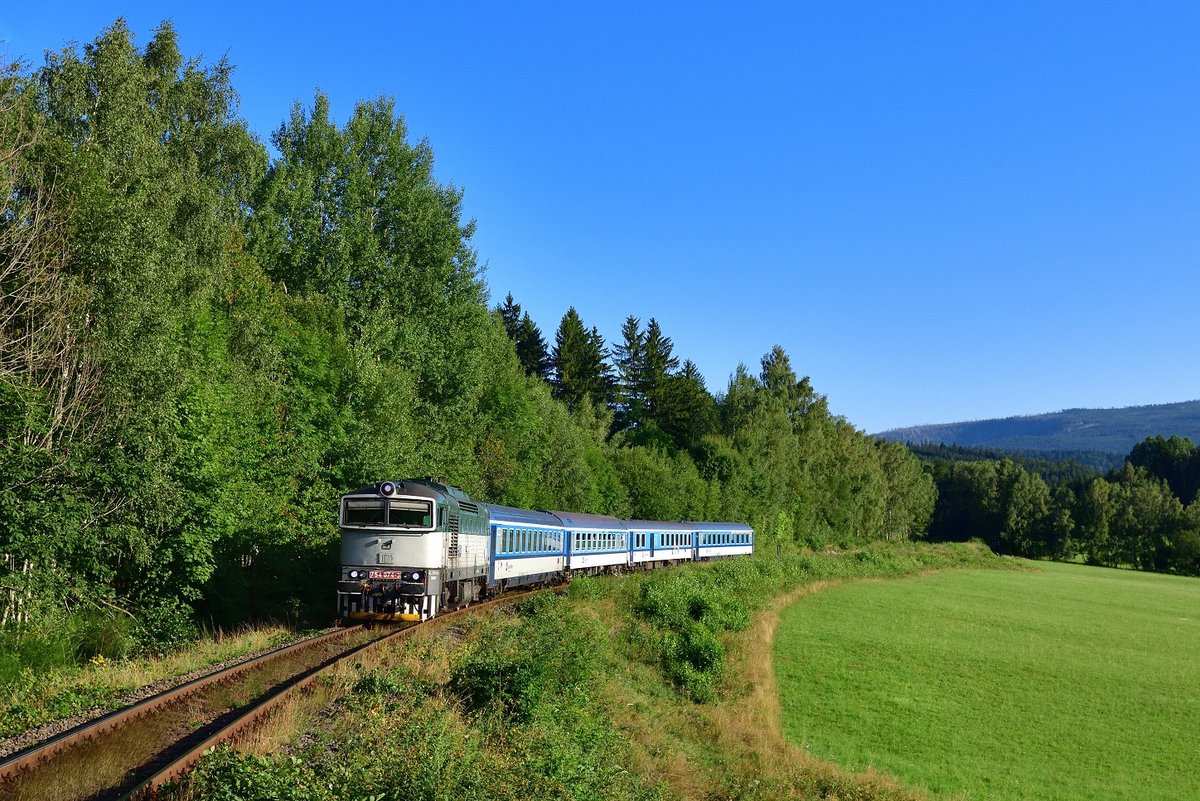 754 074 mit R 779 am 11.08.2019 bei Zelena Lhota. 