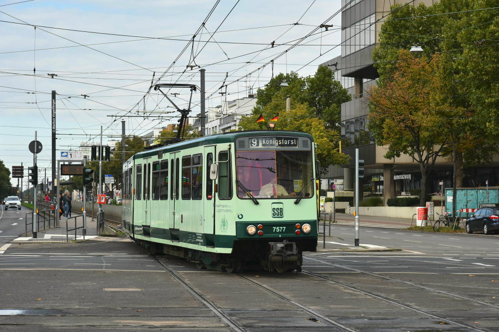 7577 auf der Kreuzung Aachener Str./Gürtel am 17.09.2017.