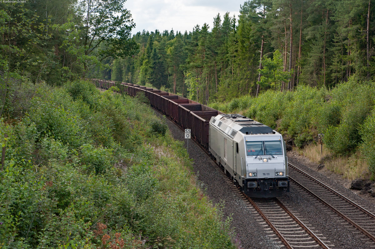 76 111 mit dem Stahlzug aus Unterwellenborn nach Cheb bei Thölau, 17.08.2017