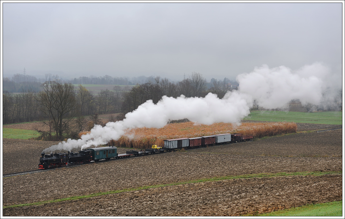764.411R und 298.56 (U 6) kurz vor Kraubath am 29.11.2014.