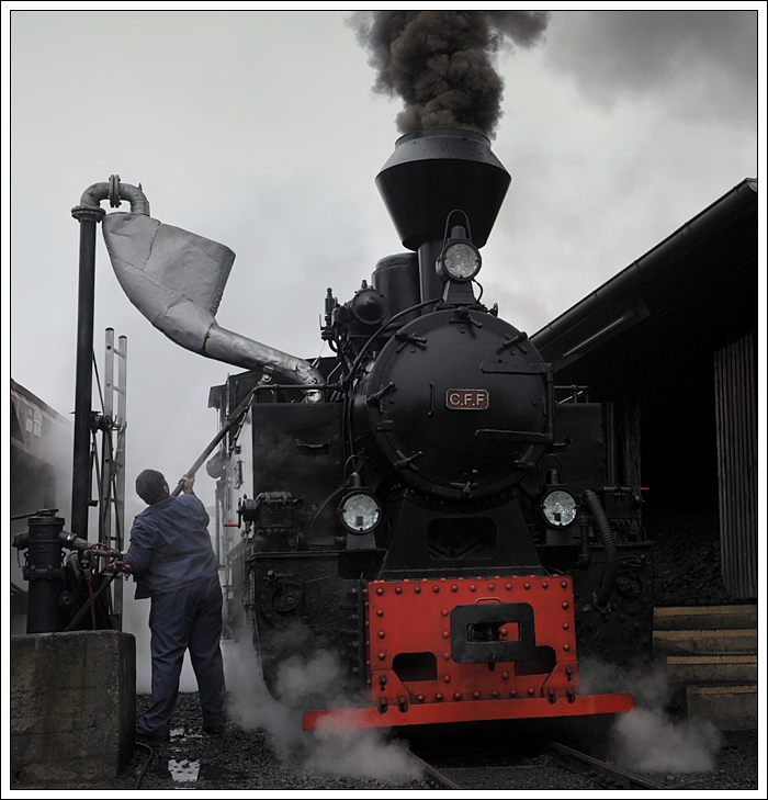 764.411R wird am Morgen des 29.11.2014 für die Saisonabschlussfahrt auf der Stainzerbahn vorbereitet.