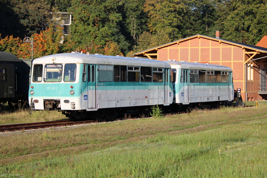 771 007-2+771 065-0 abgestellt am 09.10.2021 im Seebad Heringsdorf.