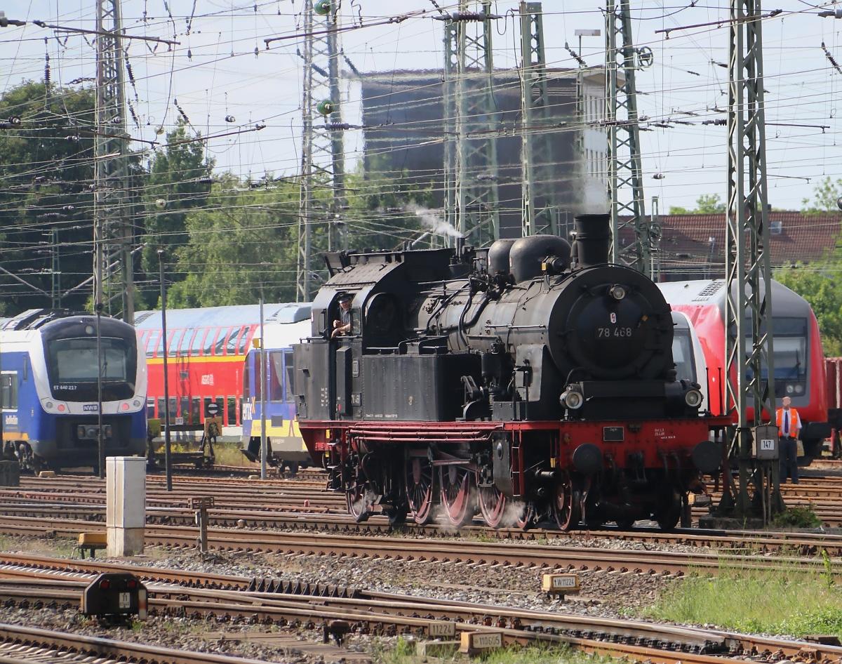 78 468 beim rangieren im Hauptbahnhof Bremen. Aufgenommen am 14.06.2014.