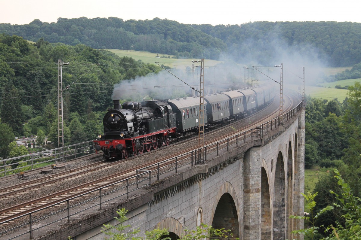 78 468 der ETL mit Sonderzug auf dem Viadukt in Altenbeken am 05.07.2015