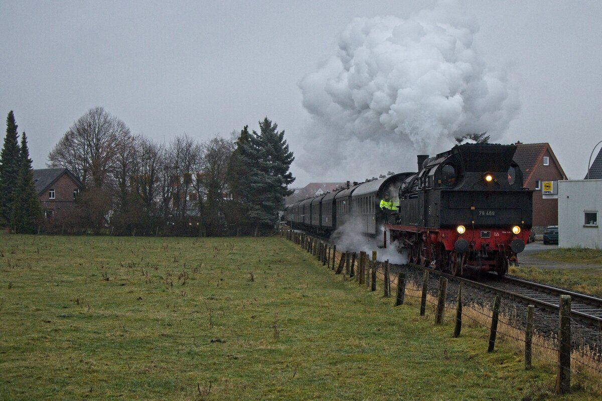 78 468 verlässt Wadersloh mit dem Nikolaus-Express nach Neubeckum (18.12.2021)