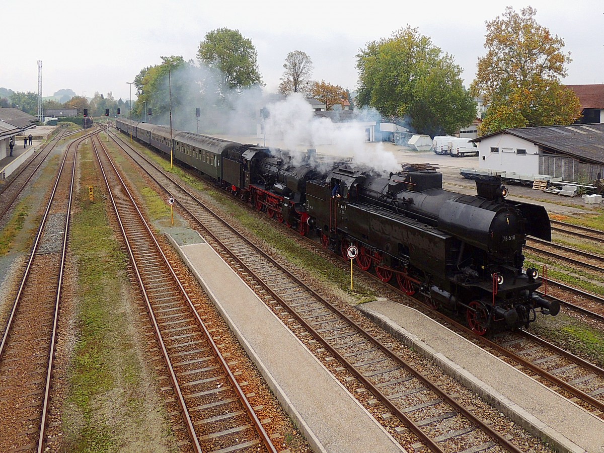 78-618 und 638.1301 der ÖGEG erreichen mit dem IGE-Sonderzug den Bhf. Ried, um nach einem kurzen Zwischenstopp weiter in Richtung Deutschland zu dampfen; 141005