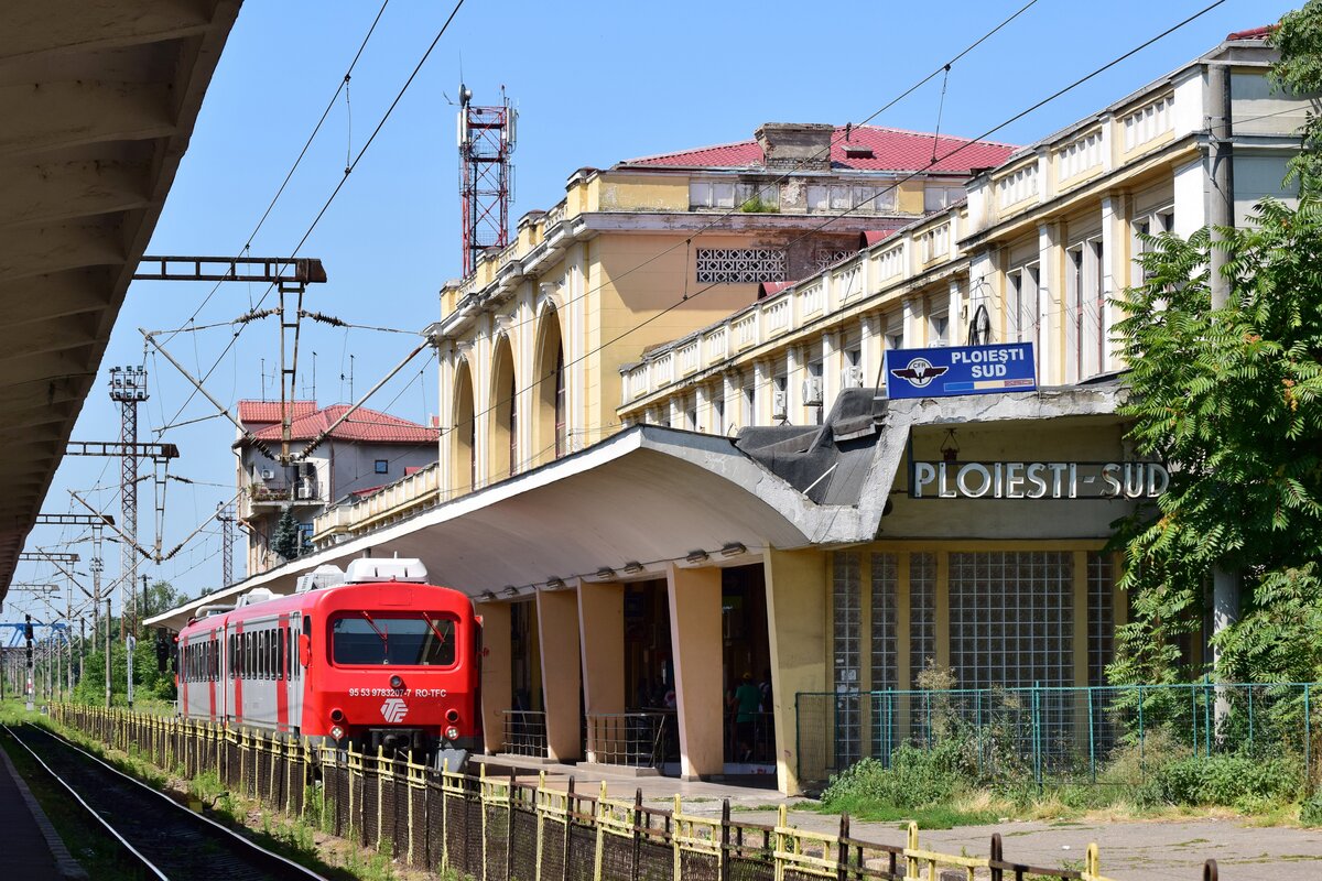783 207-7 steht am Gleis 1 in Ploiesti Sud und wartet dort als R 10245 Ploiesti Sud - Maneciu.

Ploiesti Sud 01.08.2026