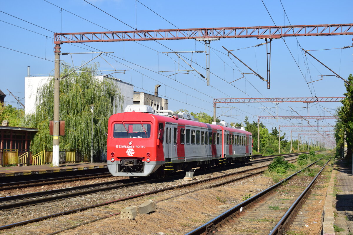 783 208-5 rauscht als RE 10051 Bucuresti Nord - Buzau durch Bucuresti Triaj in Richtung Ploiesti.

Bukarest 08.09.2025