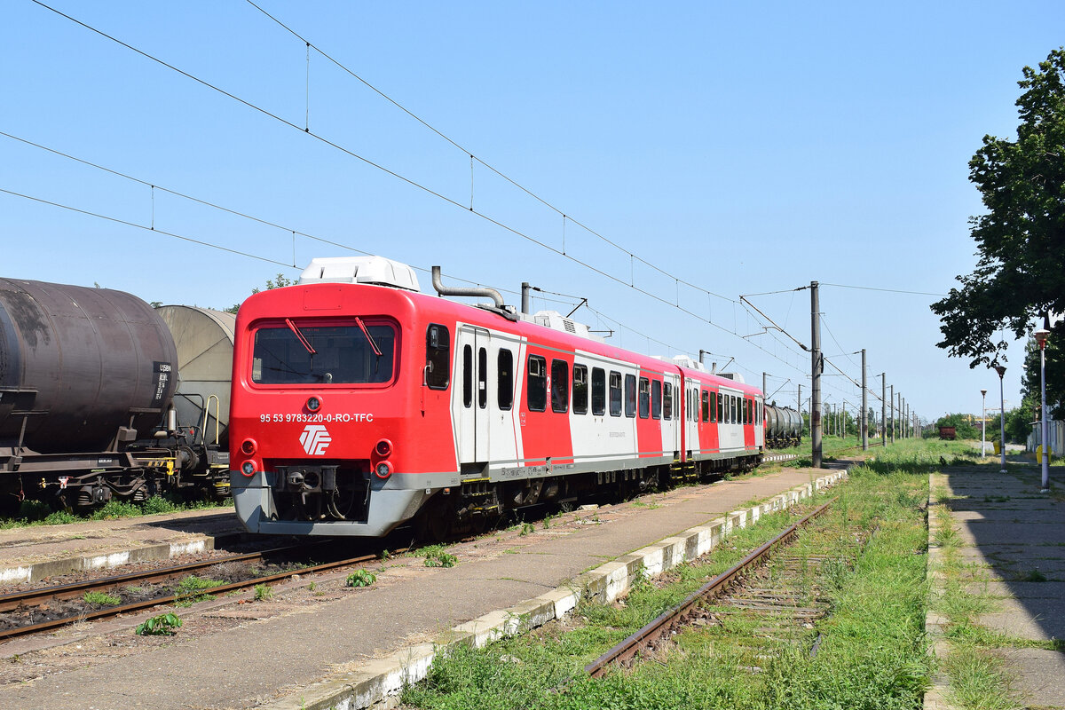 783 220-0 verl�sst Ploiesti Nord als R 10254 Maneciu - Ploiesti Sud in Richtung Ploiesti Sud.

Ploiesti Nord  27.07.2026