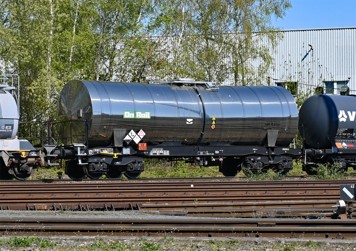 7834 222-7 ON-RAIL Kesselwagen in Brühl-Vochem - 26.04.2021