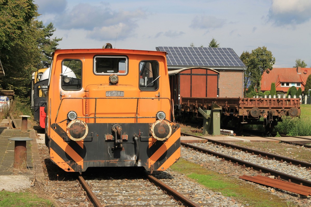 7890 (Schöma, Baujahr: 1982, Fabriksnummer: 4501) der Bremer Lagerhaus-Gesellschaft Getreideanalge auf Bahnhof Bösel am 22-8-2014.