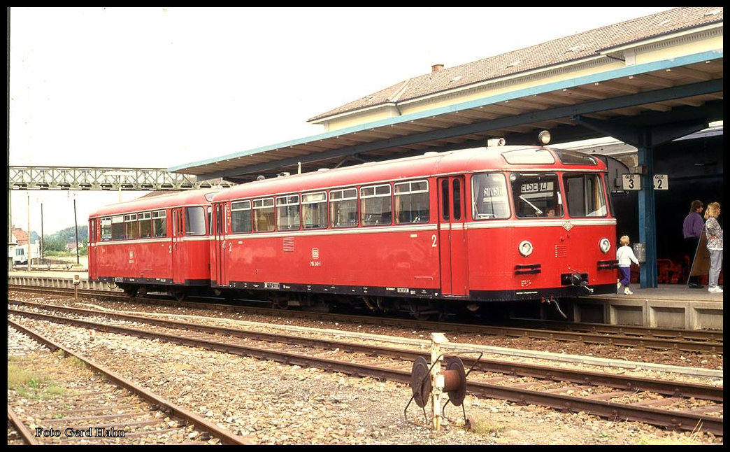795240 war eines der Gastfahrzeuge beim Bahnhofsfest in Sinsheim am 26.6.1993.
