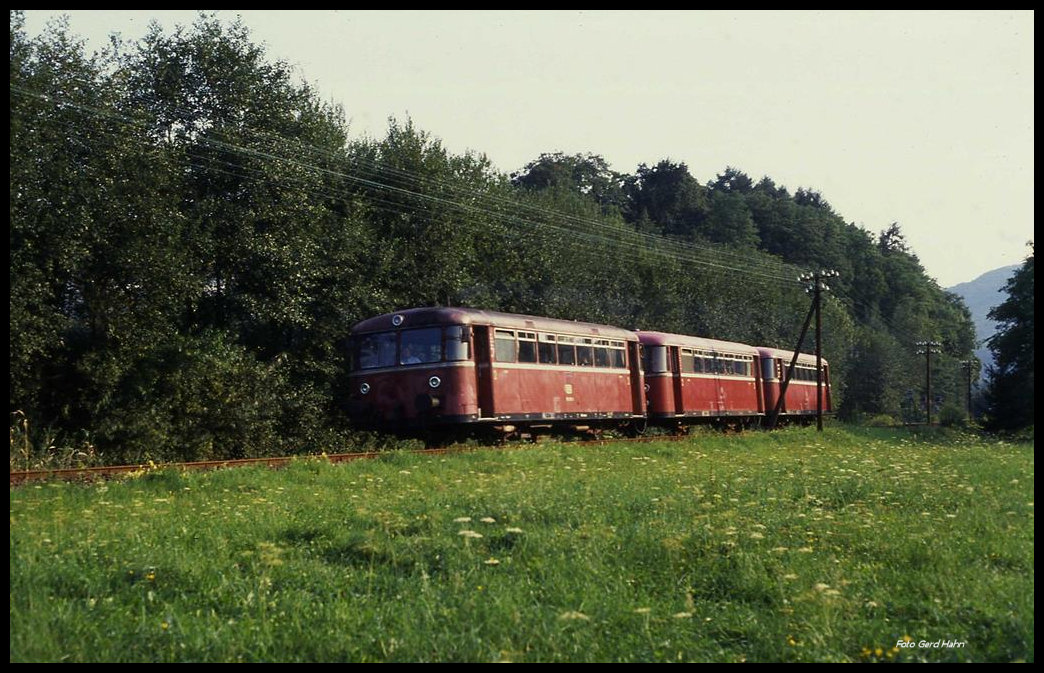 798569 mit den VB 998305 und 998912 am 16.08.1989 um 18.22 Uhr bei Birkenau auf dem Weg nach Fürth im Odenwald.