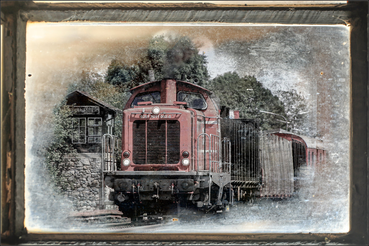 7.Juni 2013 . 

DH 1100.2erlässt mit Ihrem Güterzug den Bahnhof Deutschlandsberg. 
