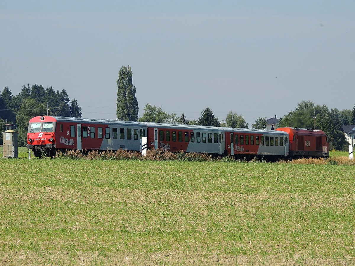80 73 005-5 und 2016 037-1 verkehren anlsslich der Rieder-Messe auf der Hausruckbahn, hier mit Zugleistung R3472; 130907