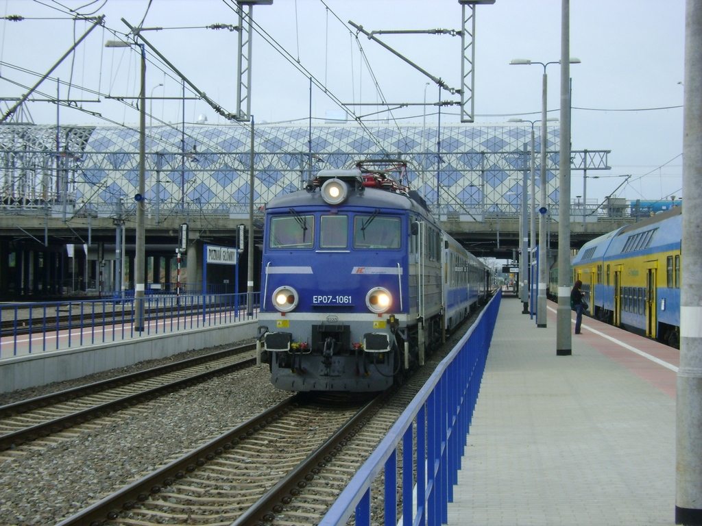 8.06.2012, EP07-1061 mit TLK in Poznan Glowny