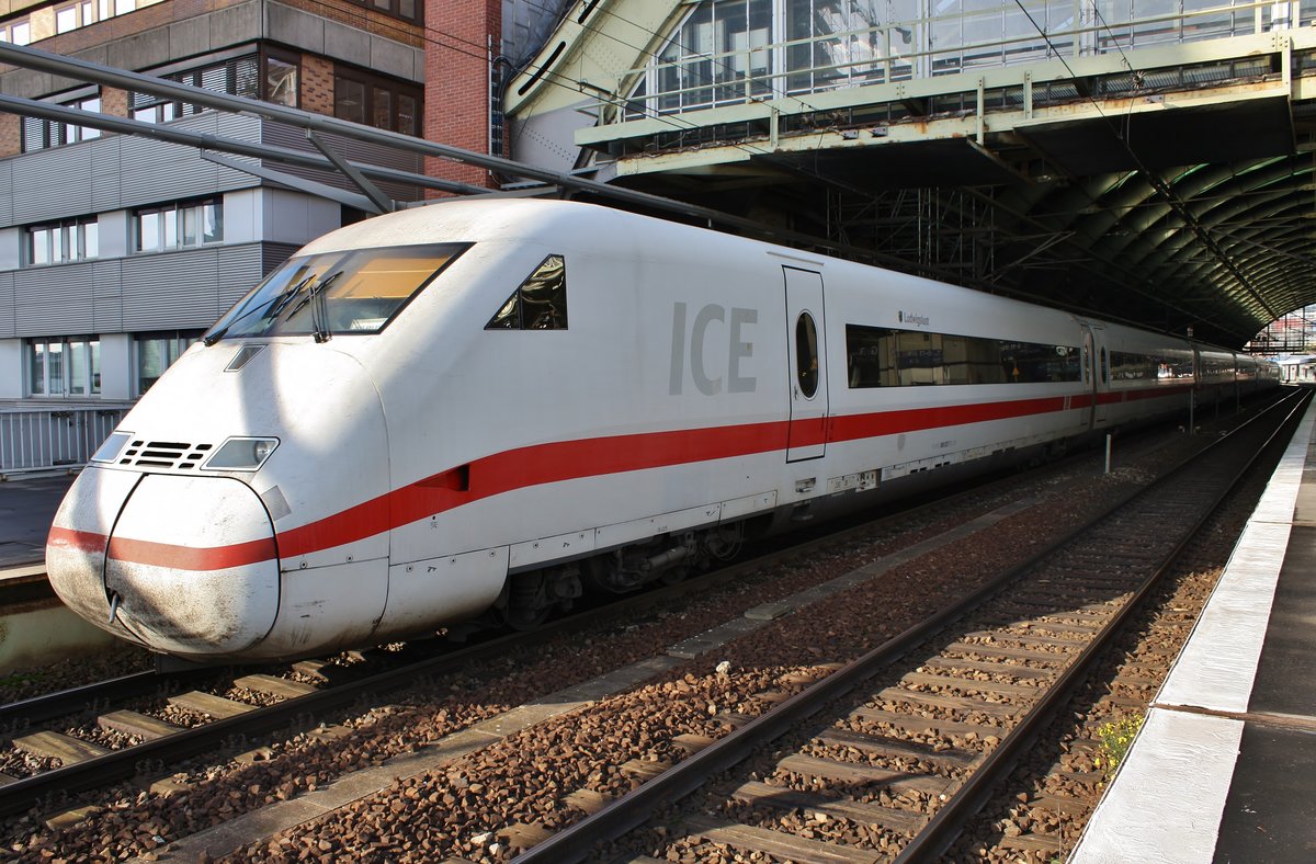 808 027-7  Ludwigslust  hat am 31.10.2019 als ICE876 von Kassel-Wilhelmshöhe den Berliner Ostbahnhof erreicht. 