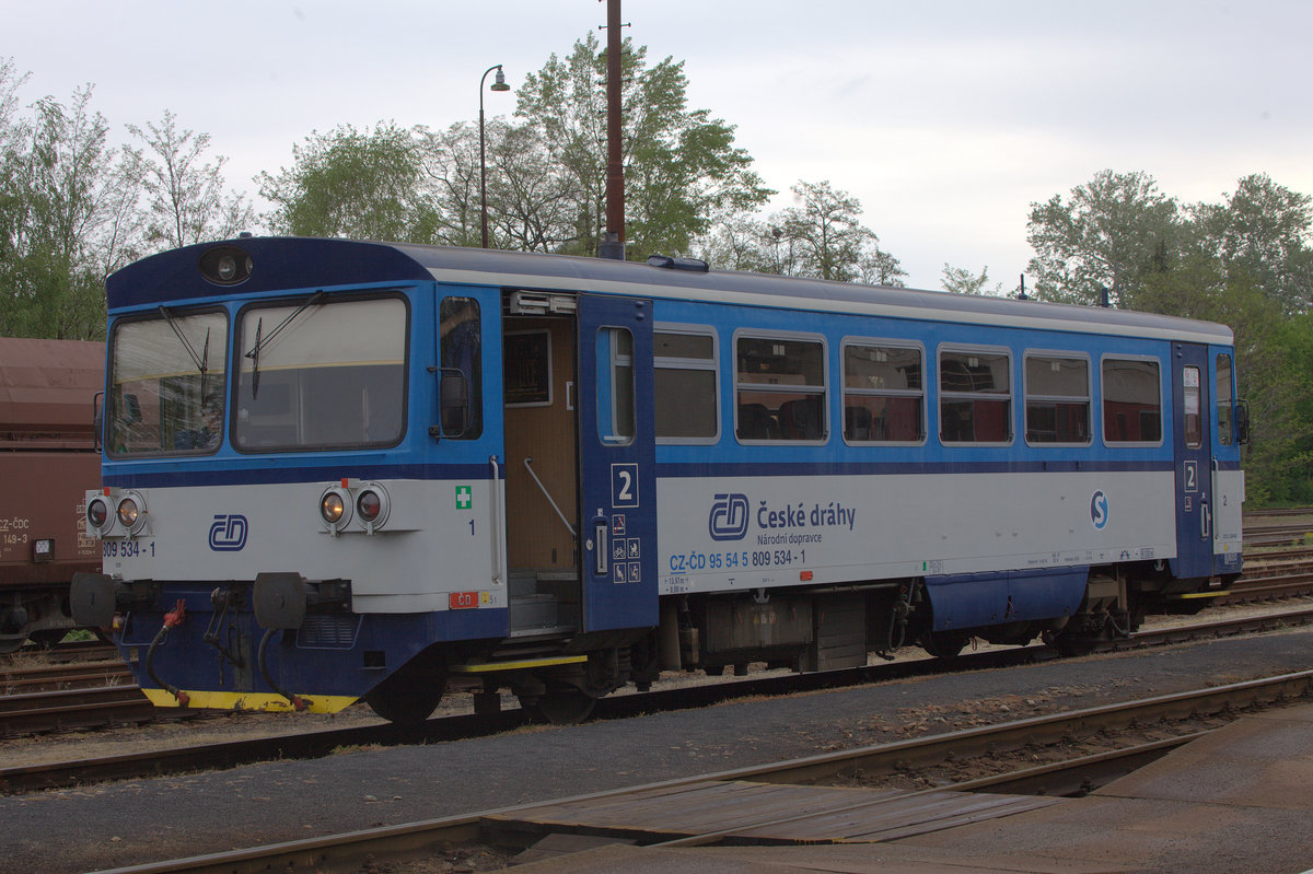 809 534-1 abfahrbereit nach Kralupy, Neratovice 27.04.2019 09:24 Uhr.