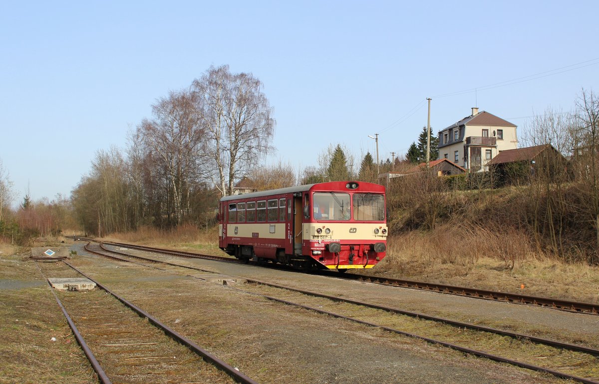 810 041-4 als Os 17221 zu sehen in Hranice v Čechách am 02.04.16.