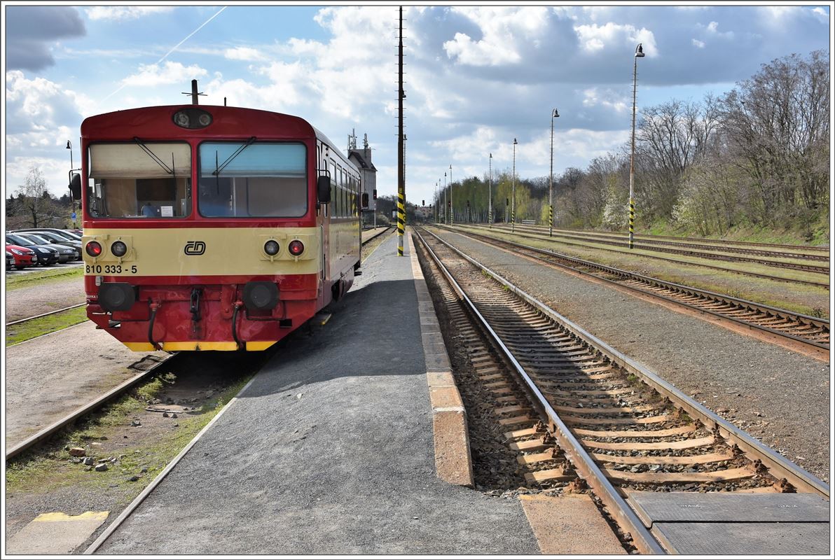 810 333-5 in Hostivice. (06.04.2017)