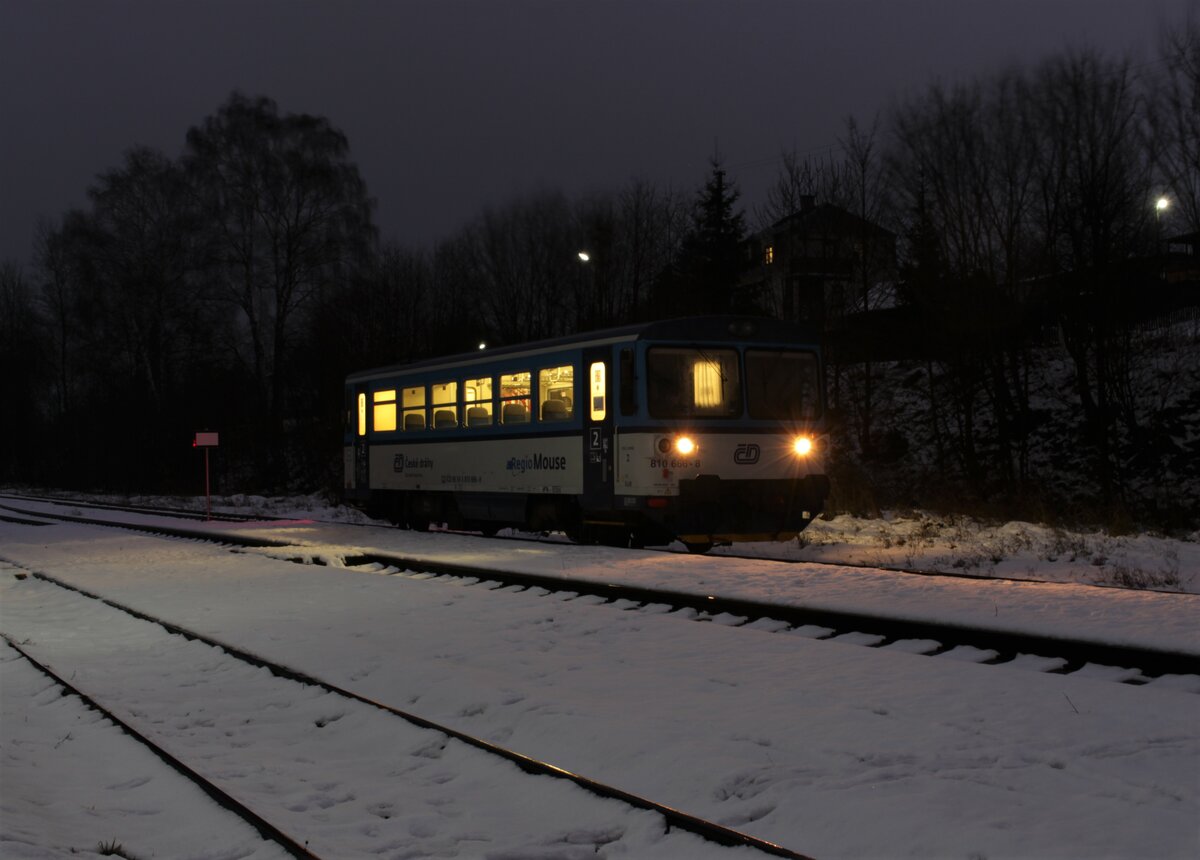 810 666-8 als Os 17221 zu sehen am 17.01.22 in Hranice v Čechách. 