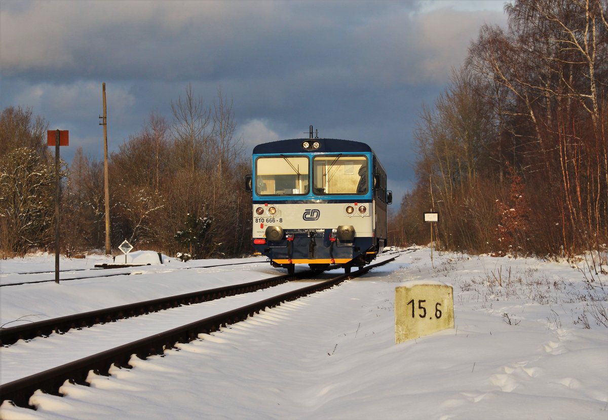 810 666 als Os 17221 zu sehen am 28.02.20 in Hranice v Čechách.