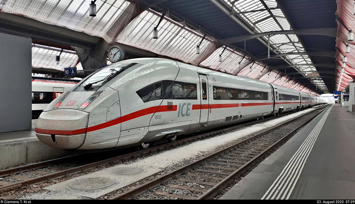 812 030-5 (Tz 9030) als ICE 76 (Linie 20) nach Hamburg-Altona (D) steht im Startbahnhof Zürich HB (CH) abweichend auf Gleis 11.
(Smartphone-Aufnahme)

🕓 3.8.2020 | 7:09 Uhr