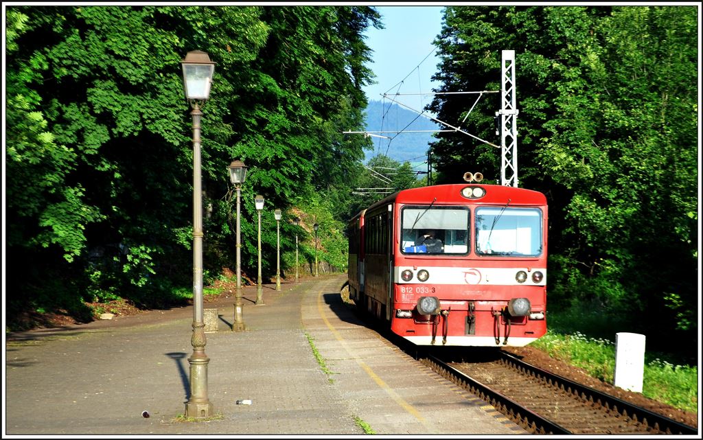 812 033-3 als OS7304 beim kurzen Halt in Banská Bystrica Mesto. (07.06.2014)