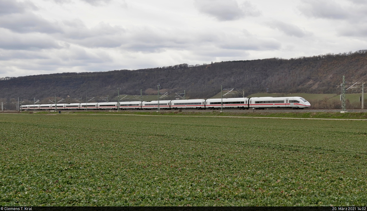 812 043-8 (Tz 9043) fährt als Umleiter unterhalb der Weinhänge in Schulpforte am Fotografen vorüber.

🧰 DB Fernverkehr
🚝 ICE 508 (Linie 28) München Hbf–Hamburg-Altona
🚩 Bahnstrecke Halle–Bebra (KBS 580)
🕓 20.3.2021 | 14:02 Uhr