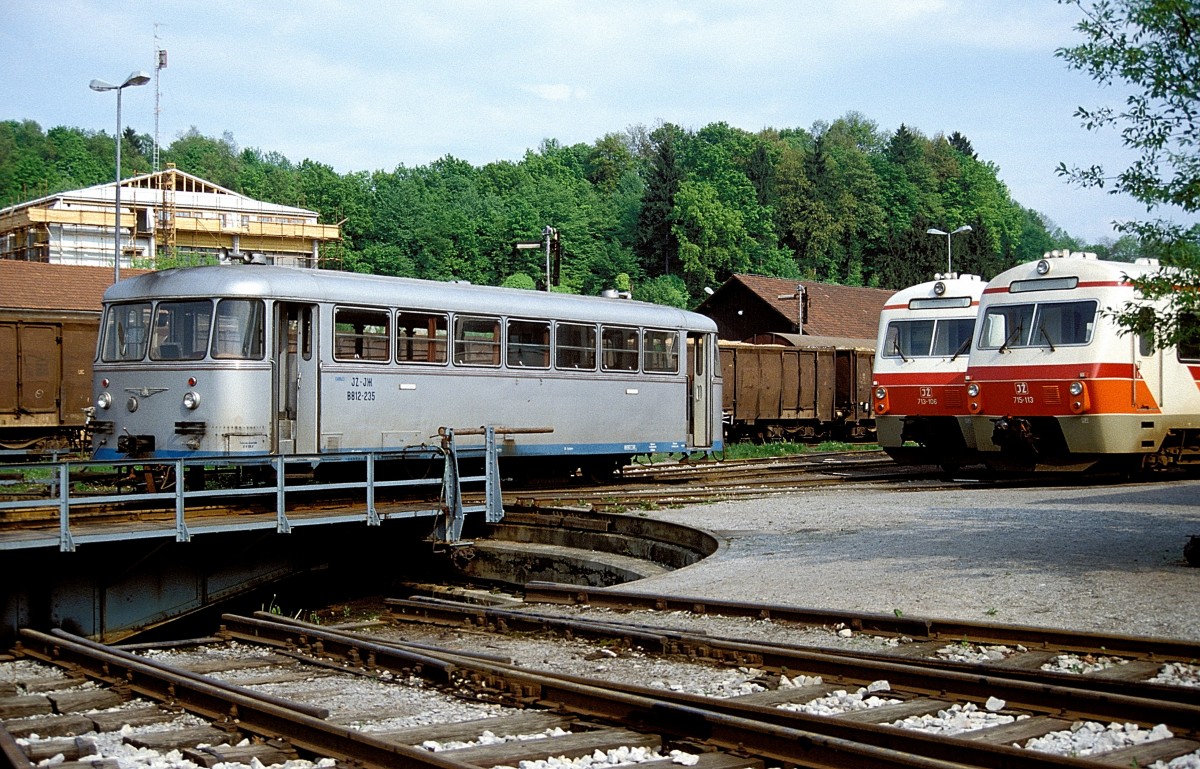 812 235  Nove Mesto  03.05.89