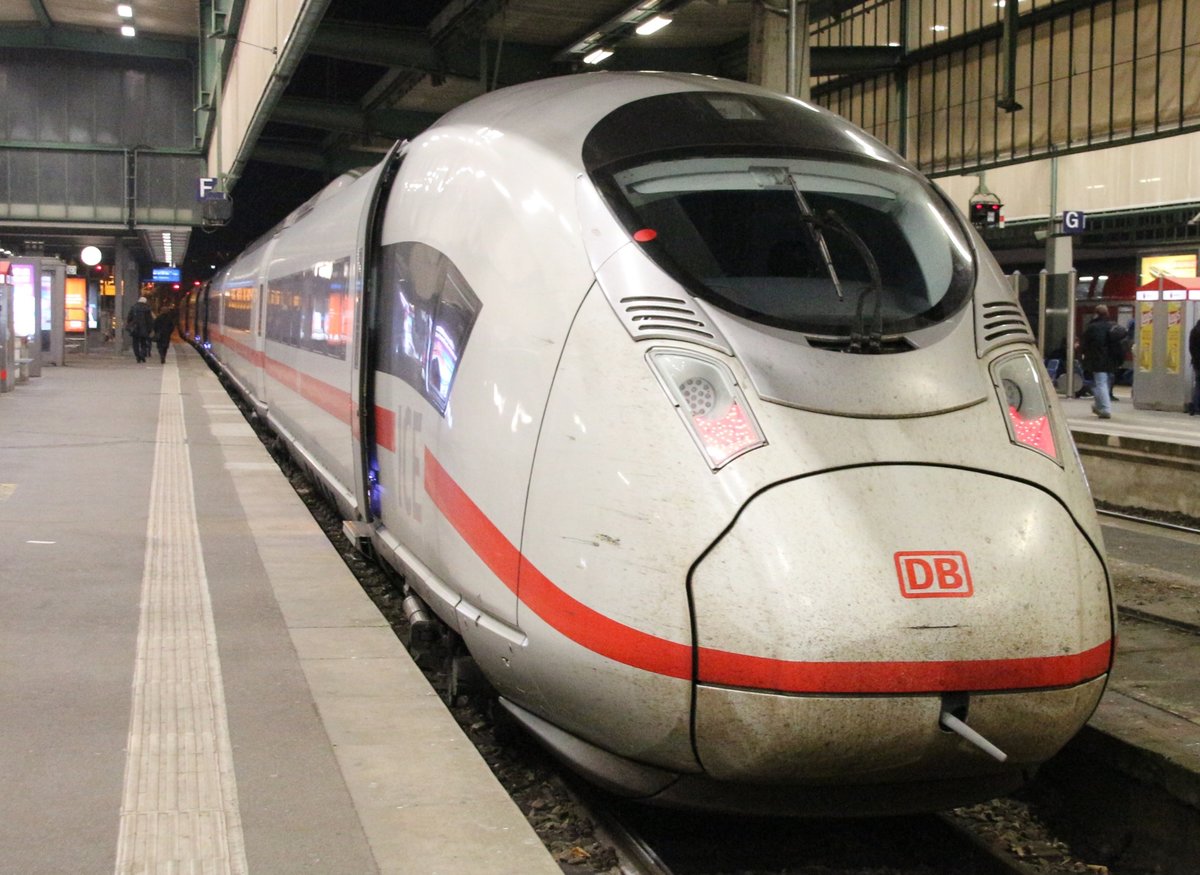 8.12.16 Stuttgart Hbf. BR 407 als ICE 978 nach Frankfurt/M.