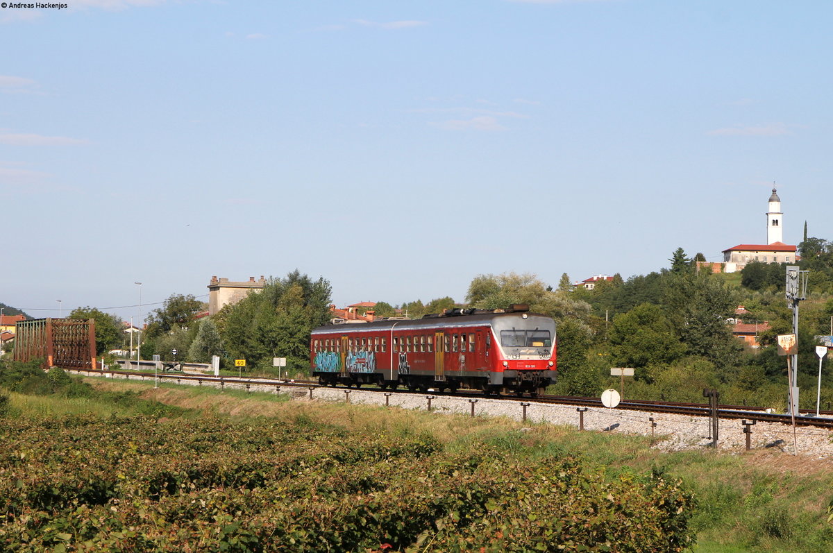 813 126 als R 4203 (Jesenice-Sezana) bei Dornberk 5.9.18