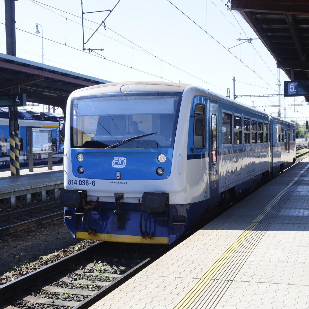 814 038-4 abfahrbereit in  Kolin. 27.04.2024 15:24 Uhr.
