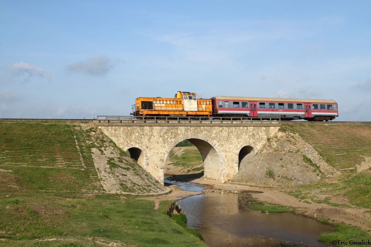 82 0374 mit einem Regio von Medgidia nach Tulcea am Abend des 03.06.17 bei Mihai Viteazu.