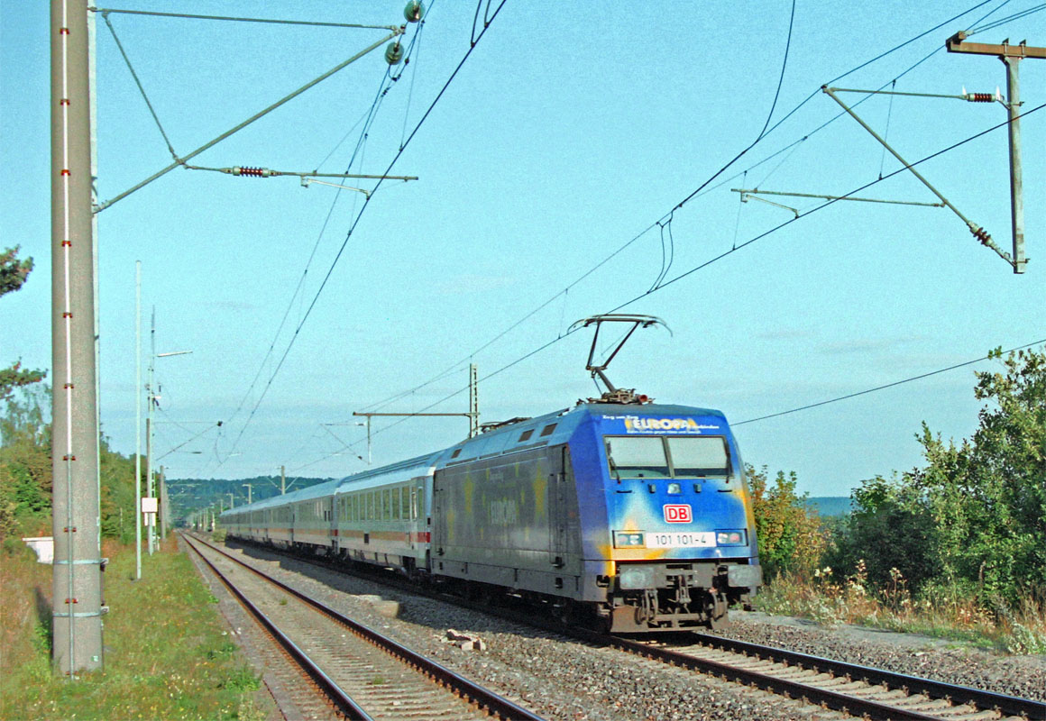 „Nachschuss“ auf 101 101, die ihren IC am 21.9.05 durch den alten Bahnhof Schnelldorf Richtung Nürnberg schob.