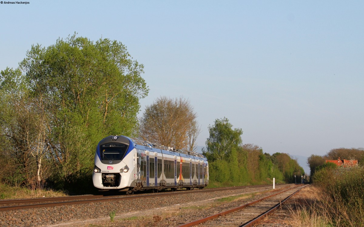 83555 als TER30552 (Strasbourg-Wissembourg) bei Haguenau 21.4.15