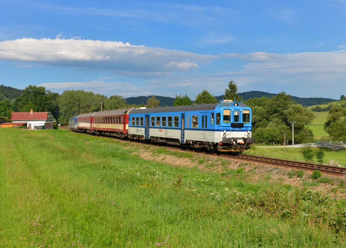 842 020 als Os 8104 am 09.08.2014 bei Mezipotici. 