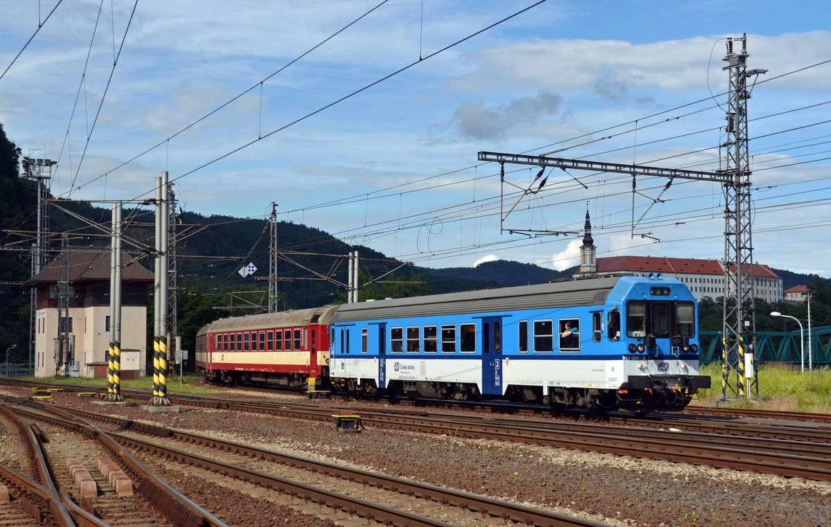 843 004 erreicht als R 1164 am 14.06.16 Decin. Der Zug war unterwegs von Liberec nach Lovosice. 