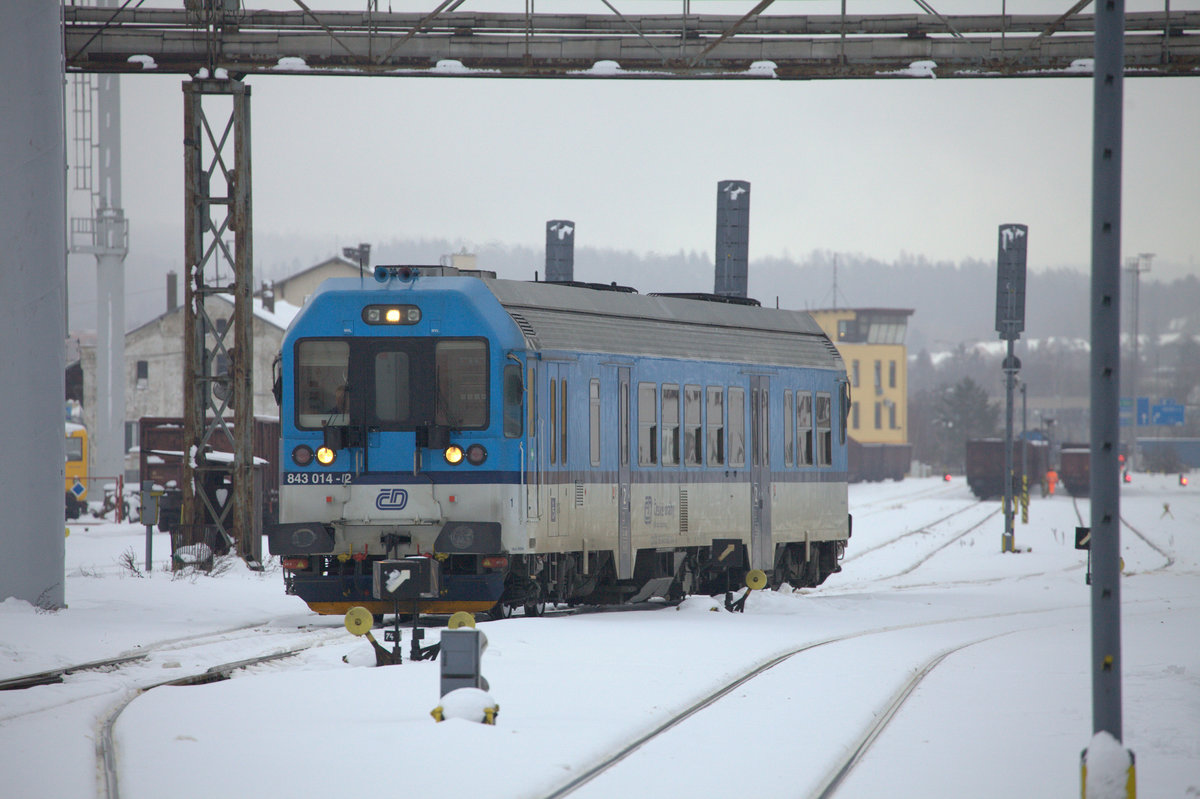 843 014-2 fährt in Liberec ein. Noch leichter Frost und Schneefall. 12.01.2019 10:26 Uhr.