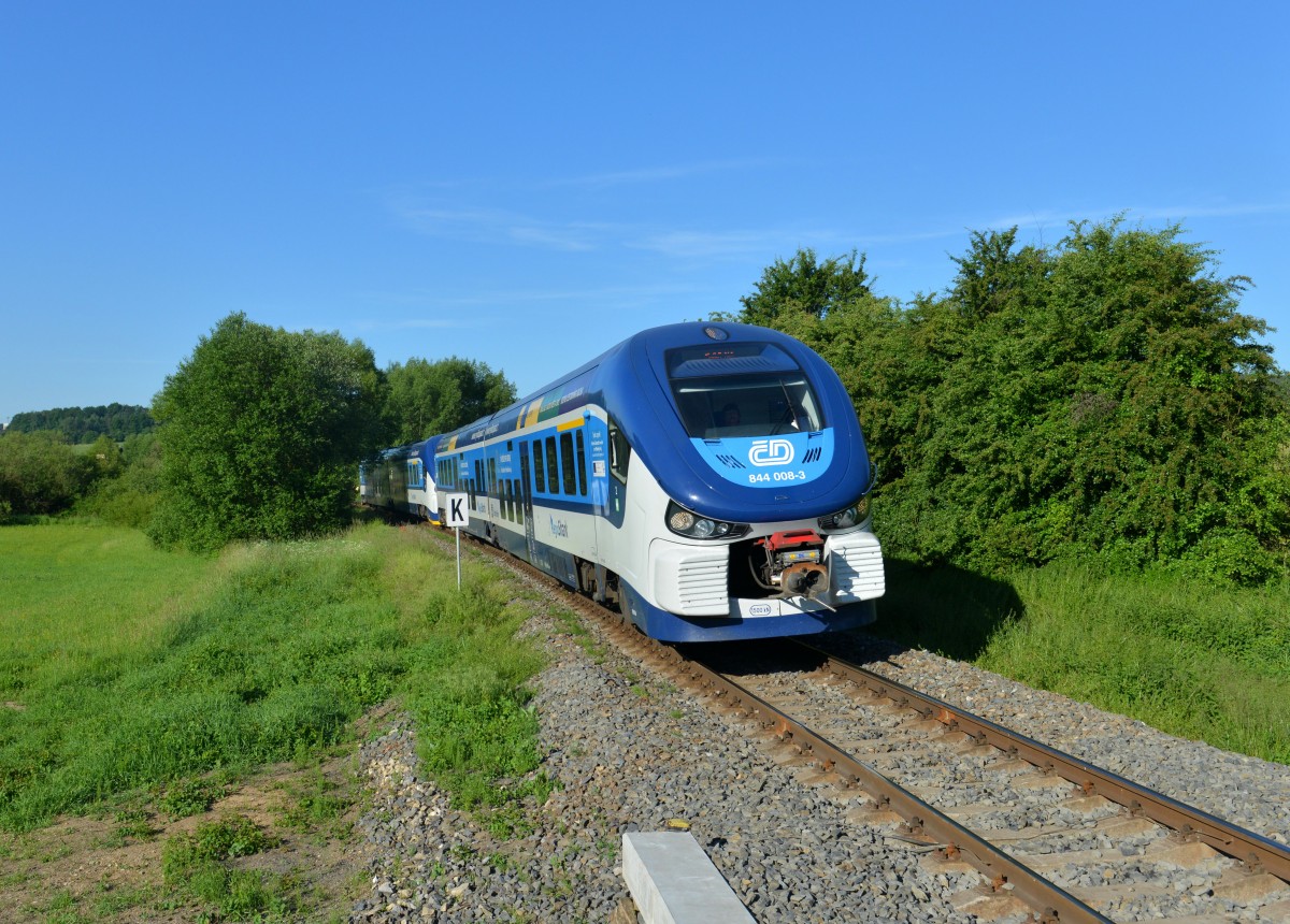 844 008 + 844 010 als Os nach Pilsen am 07.06.2014 bei Milavce.
