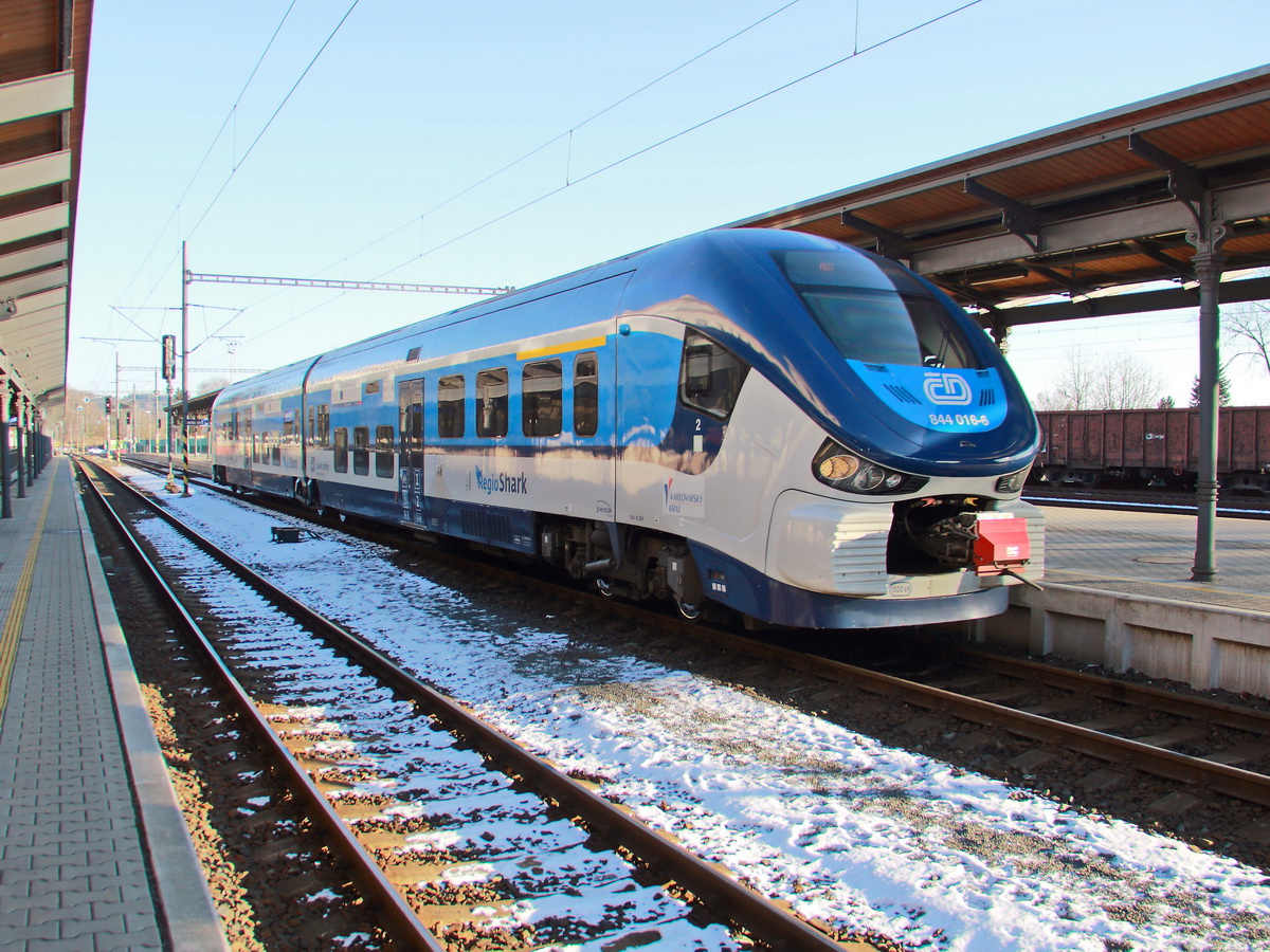 844 016-6 steht am Nachmittag des 25. Februar 2018 zur Fahrt nach Cheb in Marienbad. 