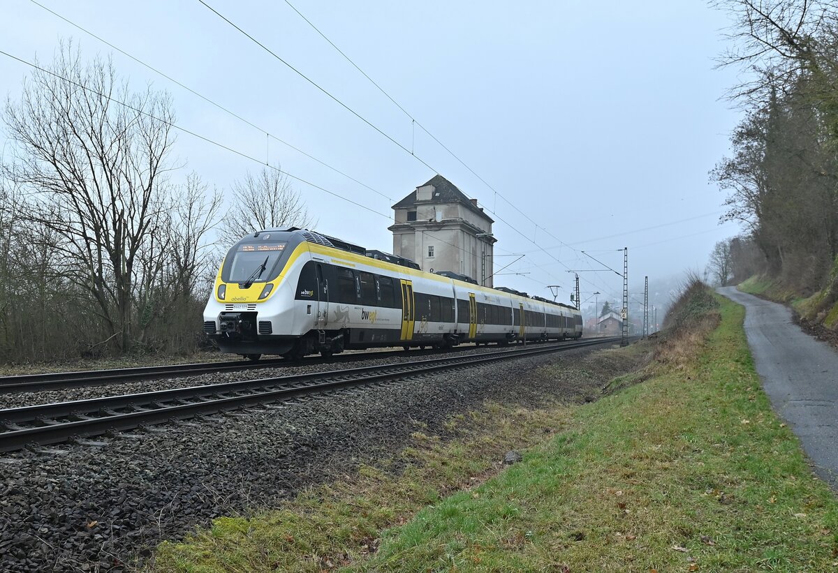 8442 325 als RE 10a nach Heilbronn Hbf in Neckarzimmern am 18.1.2022