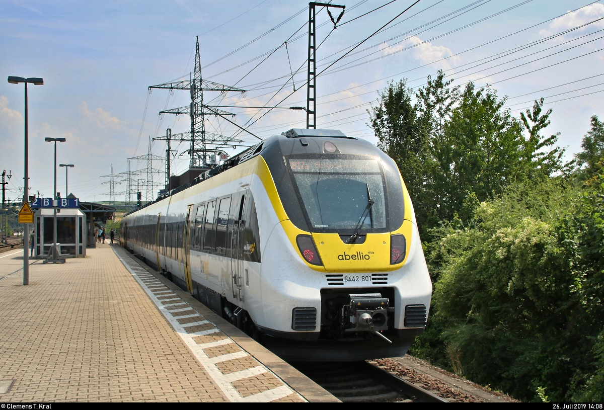8442 801 (Bombardier Talent 2) von Abellio Rail Baden-Württemberg als RB 19559 (RB17a) von Pforzheim Hbf nach Bietigheim-Bissingen steht im Bahnhof Vaihingen(Enz) auf Gleis 1.
[26.7.2019 | 14:08 Uhr]
