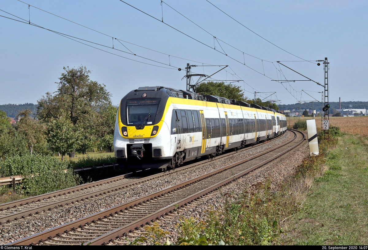 8442 807 und 8442 302 (Bombardier Talent 2) sind unterwegs bei Metterzimmern (Bietigheim-Bissingen).

🧰 Abellio Rail Baden-Württemberg GmbH
🚝 RB 19516 (RB17a) Stuttgart Hbf–Bad Wildbad Bf bzw. RB 19616 (RB17c) Stuttgart Hbf–Bruchsal [+5]
🚩 Bahnstrecke Bietigheim-Bissingen–Bruchsal (Westbahn (Württemberg) | KBS 770)
🕓 20.9.2020 | 14:07 Uhr