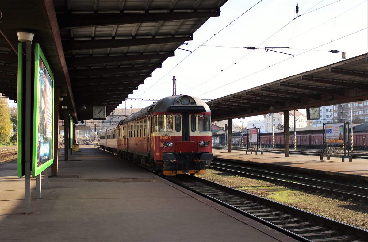 854 021-3 zu sehen am 08.11.14 in Praha-Vršovice.