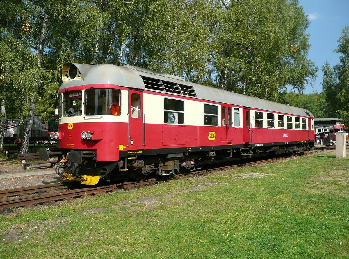 854 027 als Ausstellungsstück im Eisenbahnmuseum Lužná u Rakovníka am 10.09.2016