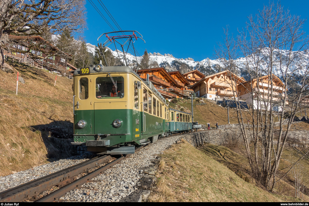 88. Lauberhornrennen am 13. Januar 2018 - Hochbetrieb bei der Wengernalpbahn. BDhe 4/4 109 bei Wengen.
