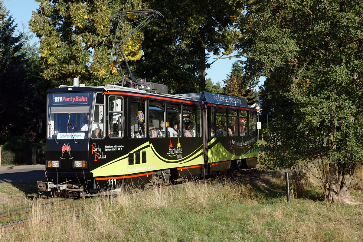 90 Jahre Thüringerwaldbahn.
125 Jahre Strassenbahn Gotha.
Am 21. September 2019 feierte Gotha das Doppeljubiläum 90 Jahre Thüringerwaldbahn und 125 Jahre Strassenbahn Gotha. 
Am Tag der offenen Tür wurde erstmals der neue PARTYWAGEN mit der Nummer 111 ausgestellt. Am späteren Nachmittag war er erstmals auf dem gesamten Netz vom Hauptbahnhof bis Bad Tabarz via Ostbahnhof, Waltershausen anlässlich einer Geburtstagsparty unterwegs.
Foto: Walter Ruetsch